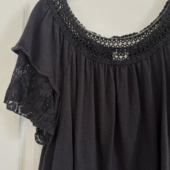 H.I.P. Nordstrom Lace Crochet Layered Top Off Shoulder Black Size 1X Worn Once - Picture 5 of 7